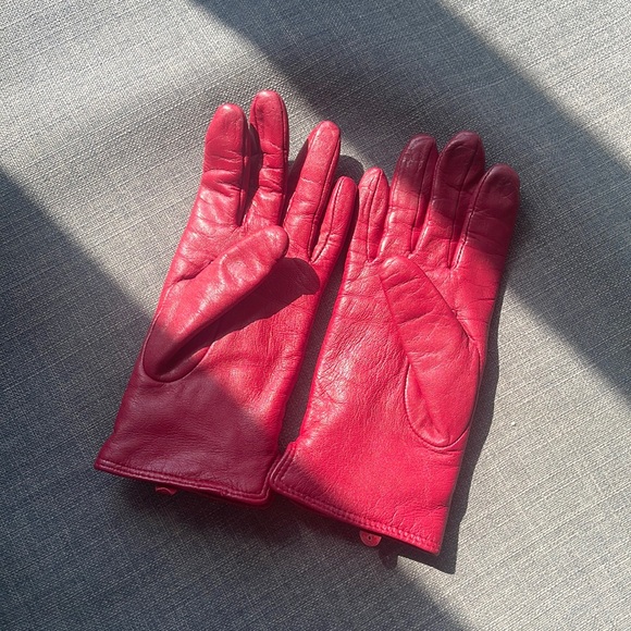Lord & Taylor genuine leather gloves with faux fur inside Red - Picture 1 of 6